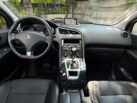 Peugeot 5008 2012 — poza 5