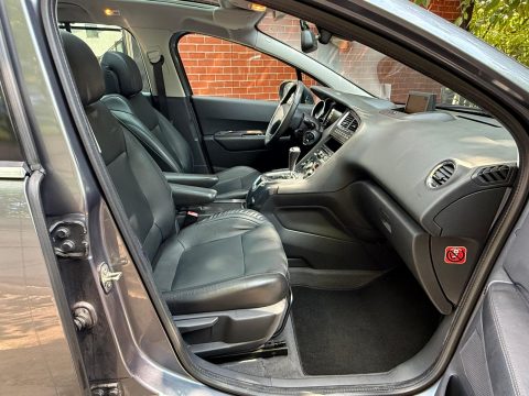 Peugeot 5008 2012 — poza 15