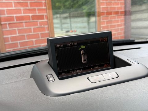 Peugeot 5008 2012 — poza 10