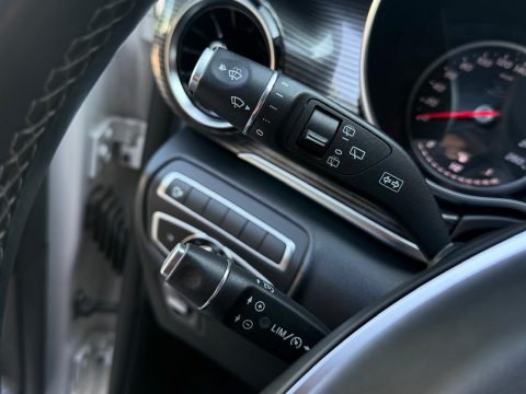 Mercedes-Benz V-Class 2020 — poza 13