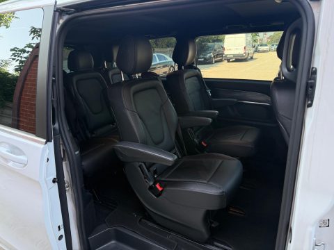 Mercedes-Benz V-Class 2020 — poza 6