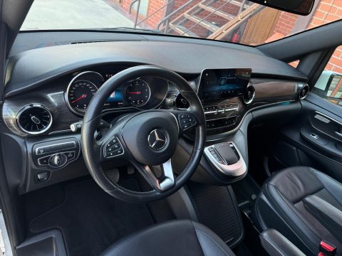 Mercedes-Benz V-Class 2020 — poza 10
