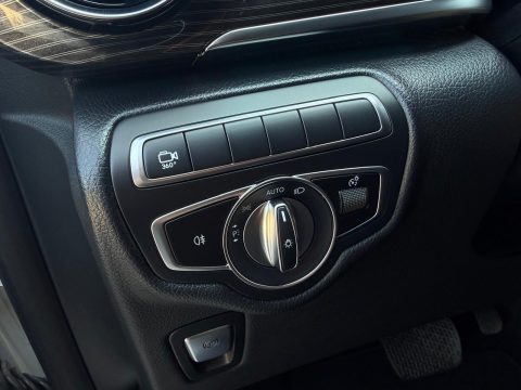 Mercedes-Benz V-Class 2020 — poza 12