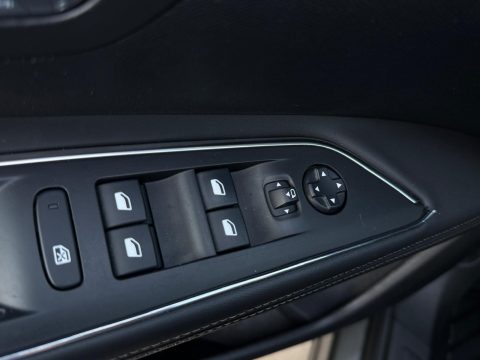 Peugeot 3008 2018 — poza 15