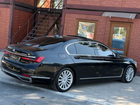 BMW Seria 7 2021 — poza 3